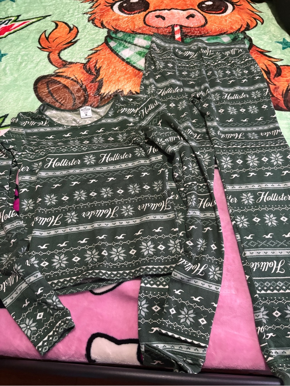 Hollister Green & White Fair Isle Women’s Pajama Set